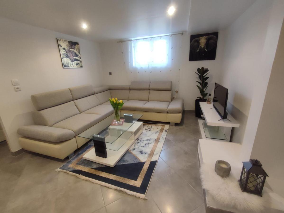 Appartement 100M2, Independant Dans Notre Maison Garennes-sur-Eure ภายนอก รูปภาพ